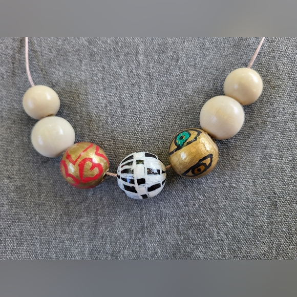 New handmade Necklace and earrings set - Picture 3 of 9